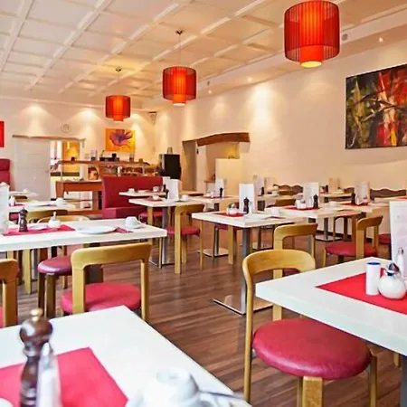 Am Bismarck Hotel 3*