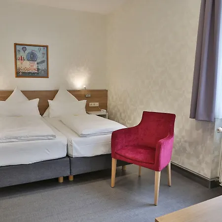 Hotel Am Bismarck 3*