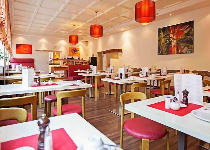 Am Bismarck Hotell 3*